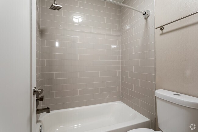 2BR, 1.5 BA - 895 SF - Sand Pebble