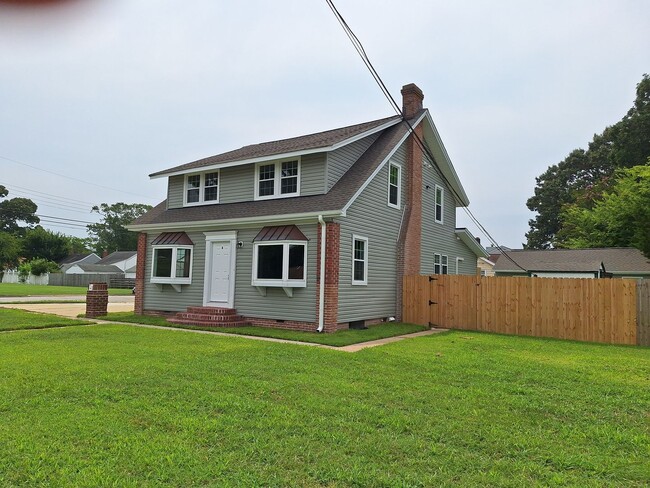 Building Photo - 1814 Kecoughtan Rd Unit A
