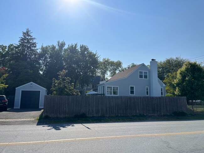 Photo - 3 Bedroom 2 Bath House Near Southport