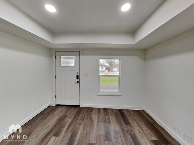 Photo - 2129 San Antonio St