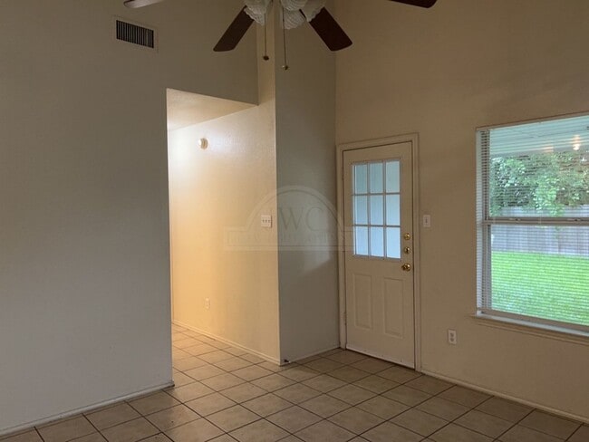Photo - 1604 Grey Fox Trail