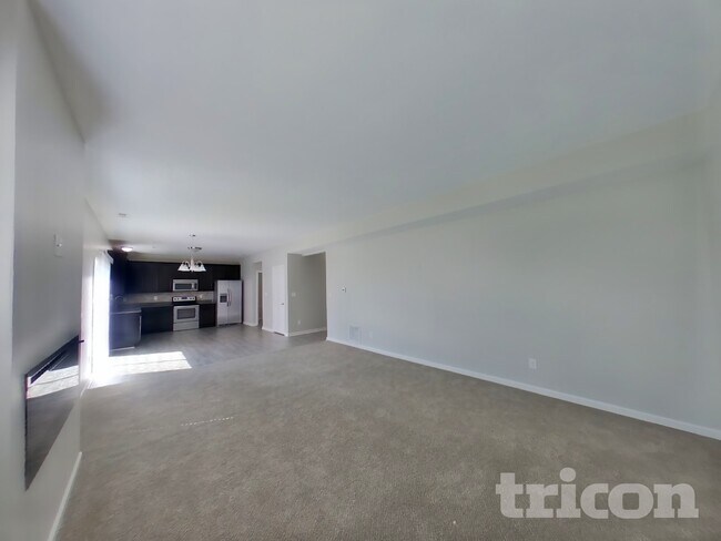 Photo - 371 Wakefield Ct