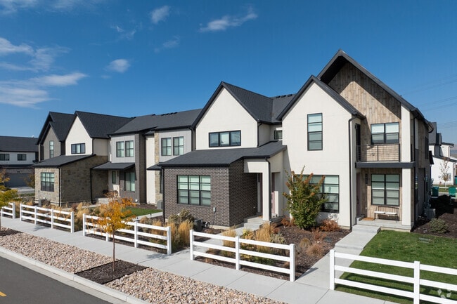 Photo - Snow Springs Towns