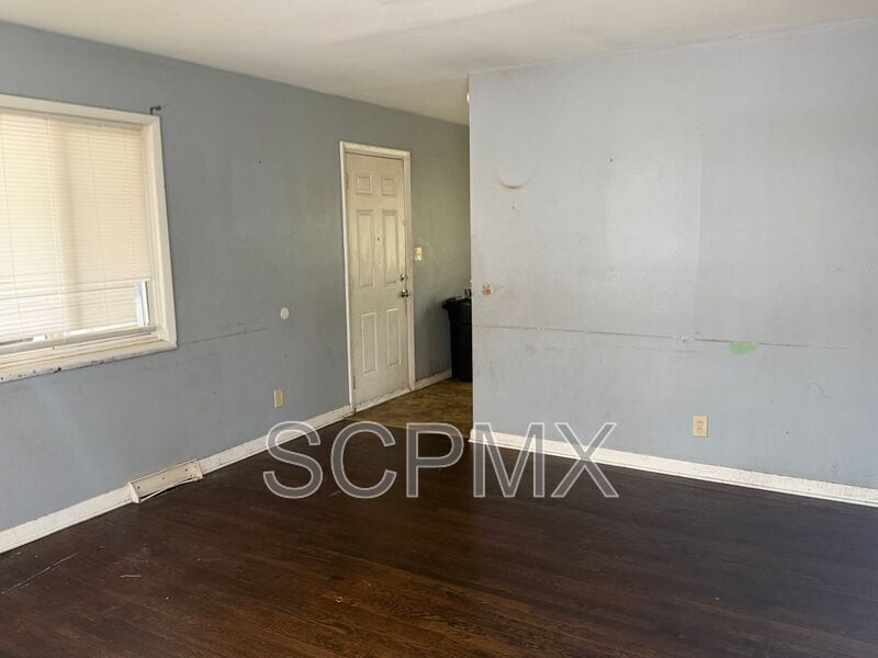 Photo - 3151 Burbank Dr