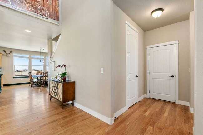 Photo - 4 Bedroom, 4 bathroom, Plus office and Loft!