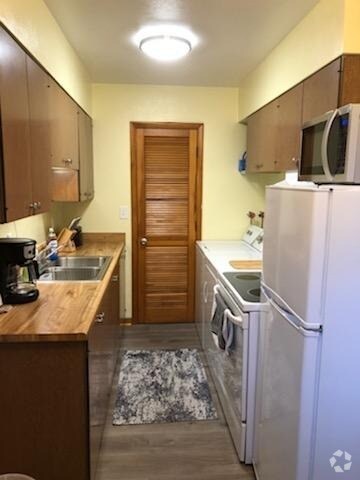 Building Photo - 426 Kling Dr Unit B Rental