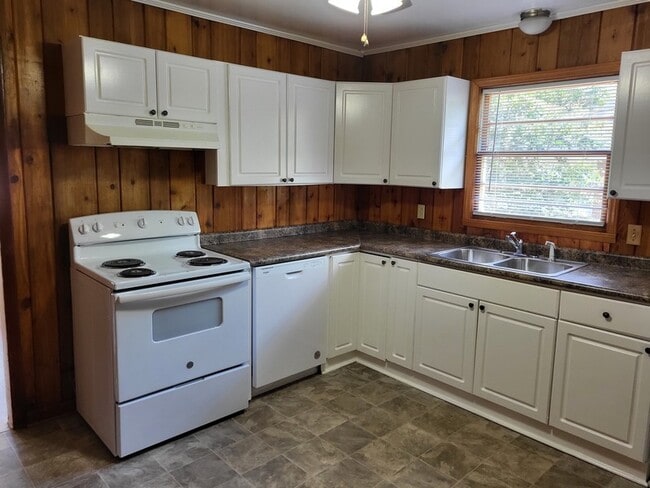 Photo - 2900 Hilliard Dr