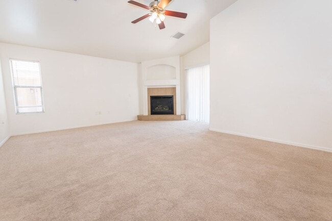 Photo - Great Open Floor Plan 3 Bedroom, 2 Bath, Central A/C - Holiday Subdivsion w/Cubhouse & Pool!