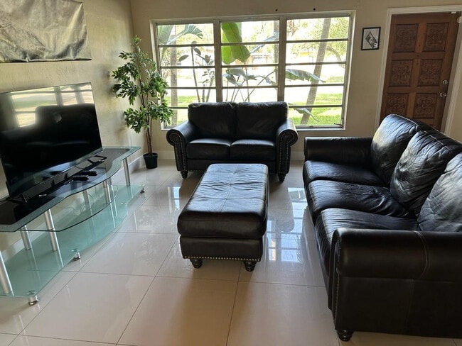 Photo - 370 Delaware Ave