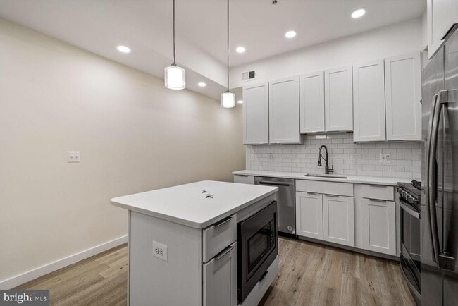 Building Photo - 1112 5th St NW Unit 2 Rental