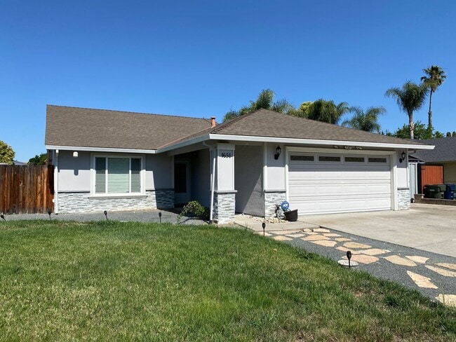 Bright & Spacious 3-Bedroom Home with Sola... - Bright & Spacious 3-Bedroom Home with Sola...