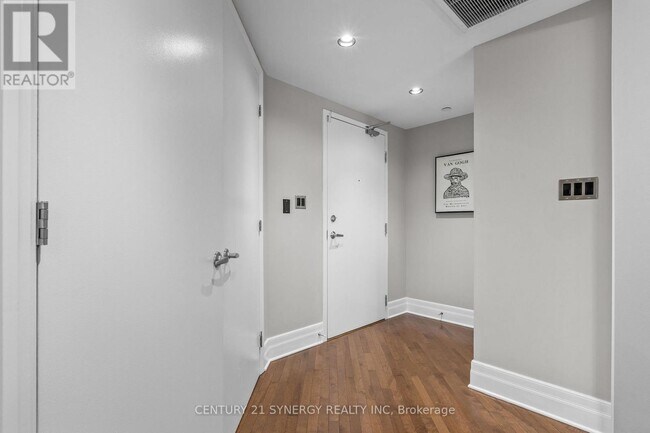 Photo - 808 Bronson Ave Unit 312