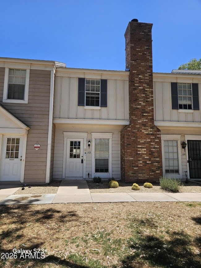 Photo - 1600 N Saba St