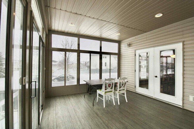 Photo - 9002 Lakeshore Dr