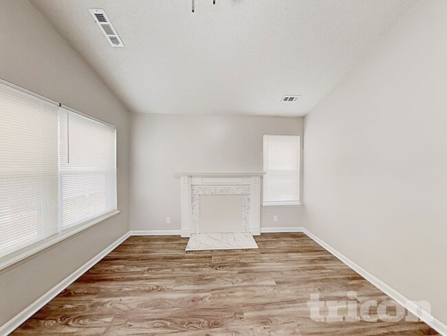 5725 Becton Park Dr
