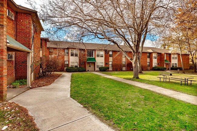 Building & Lawn