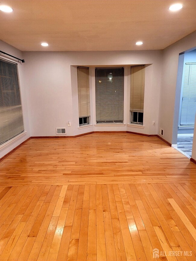 Photo - 219 Kempsey Dr