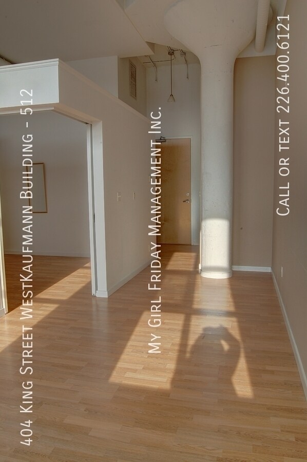 Photo - 404 King St W