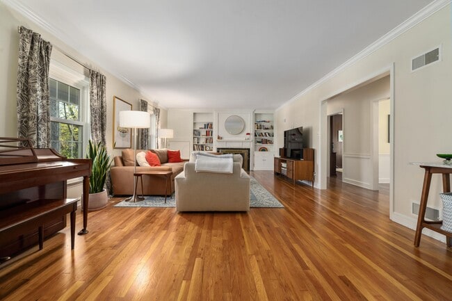 Photo - 2590 Brookwood Rd