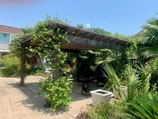 Photo - 1820 Avenue O 1/2 Unit 6