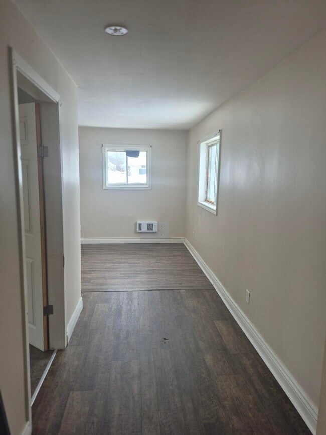 Photo - 2 Bed / 1 Bath Home in Sault Ste. Marie – $1,999/month + Utilities