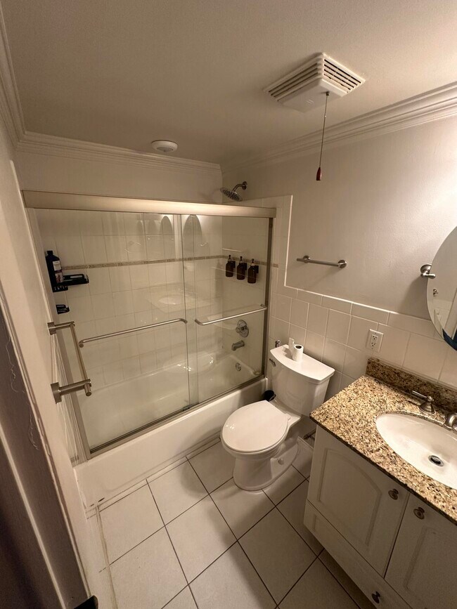 Photo - 2124 NE 5th Ave Unit 109