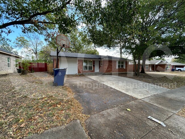 Photo - 1306 Hillcrest Dr