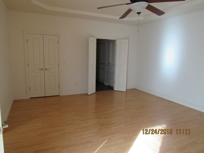 Photo - 505 NW Fairway Villa Dr