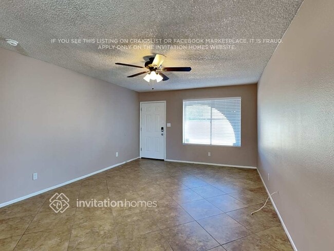 Photo - 2933 W Grovers Ave