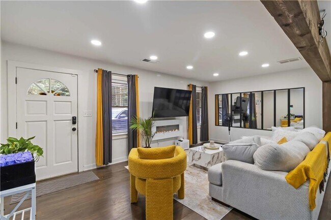 Photo - 2327 Young Rd