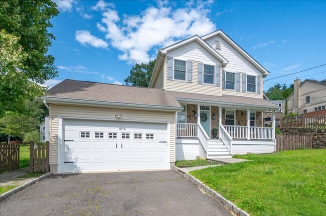 Photo - Beautifully Renovated 4 Bedroom 2.5 Bathroom Colonial