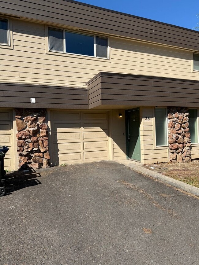 Building Photo - Wonderful condo located in the Driftwood V...