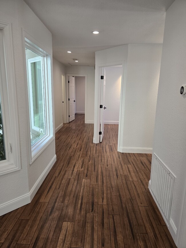 Photo - 544 Silver Lake Dr