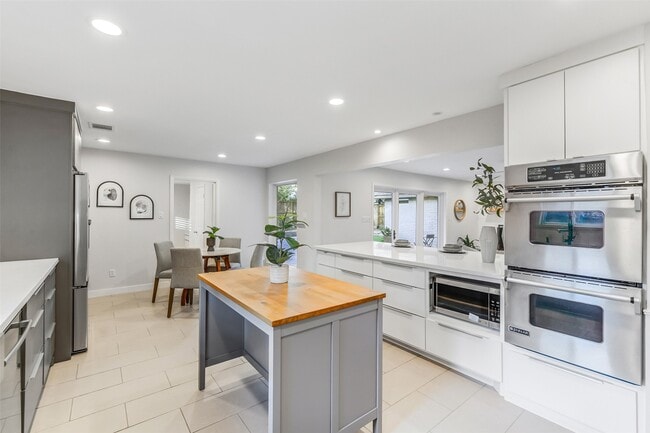 Photo - 12326 Old Oaks Dr