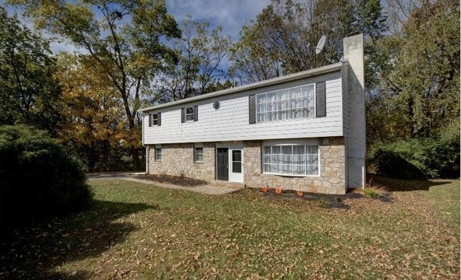 Photo - 1265 Woodmere Rd