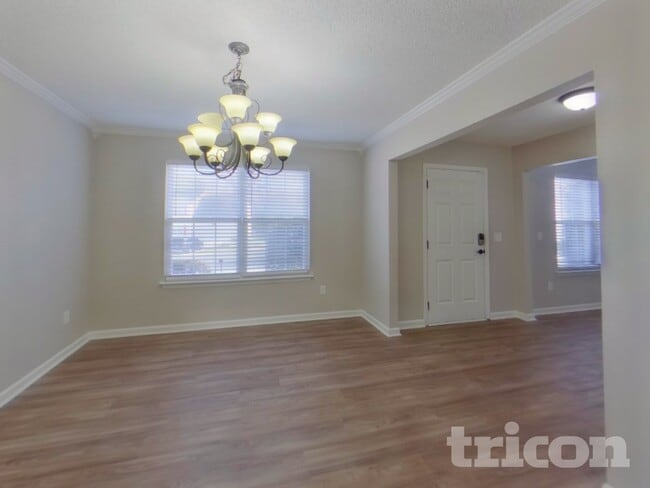 Photo - 3010 Thistlewood Cir