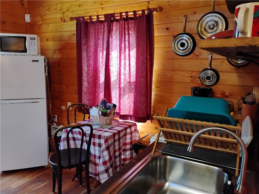 Photo - 663 Wheat Hill Rd