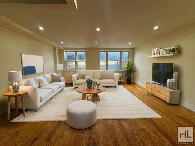 Photo - BROADWAY Unit 2F