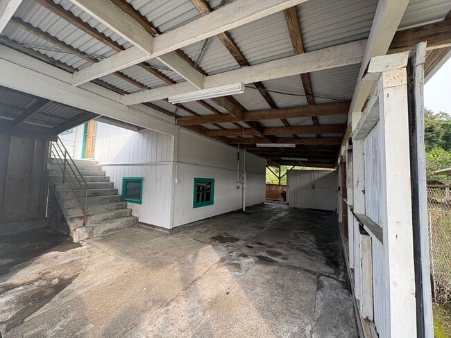 Photo - Beautiful 2 bedroom, 1.5 bath located in central Hilo town