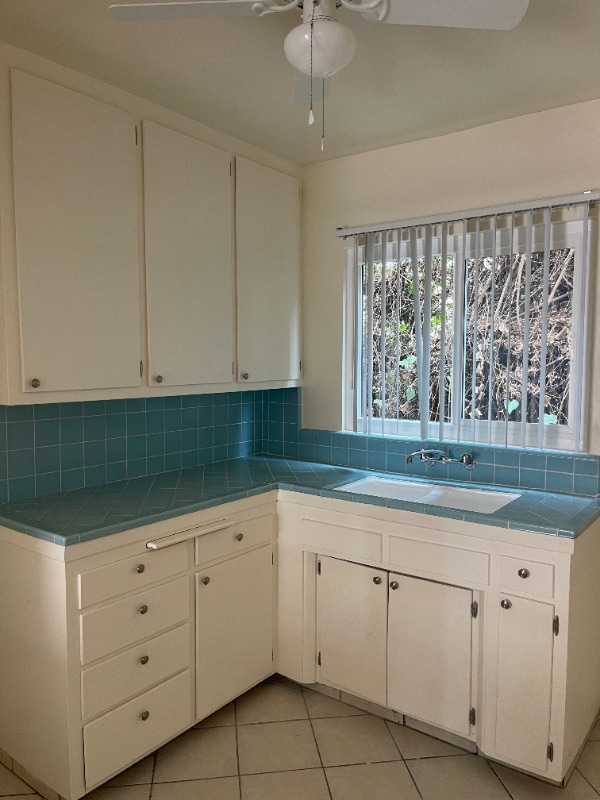 Building Photo - 14207 Sylvan St Rental