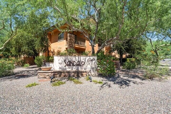 Building Photo - 6940 E Cochise Rd