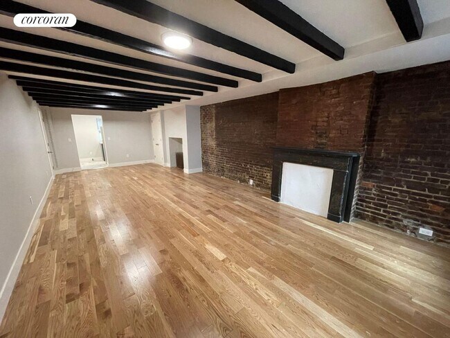 Photo - 257 Adelphi St