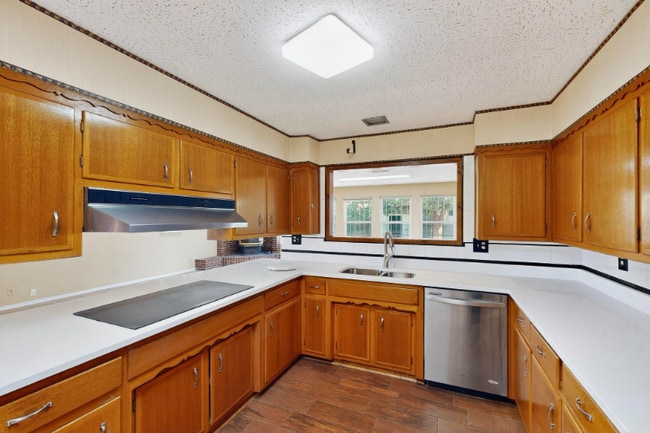 Photo - 7029 Veranda Rd NE