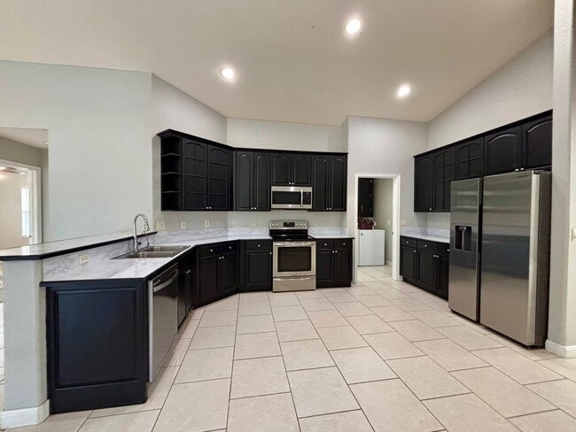 Photo - 16105 Temple Blvd