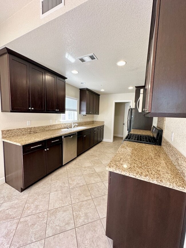 Photo - 1154 Galeria Cir