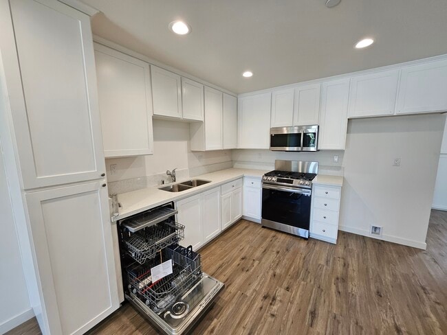 Photo - 1137 Sumner Ave Unit 6