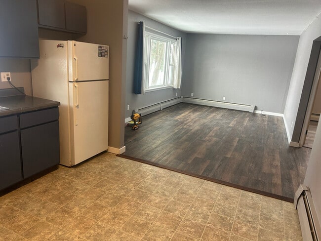 Photo - 1319 W Alcott Ave