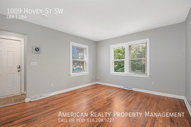 Photo - 1009 Hovey St SW