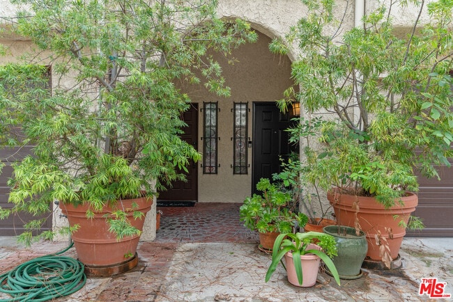 Photo - 1979 Grace Ave Unit #8