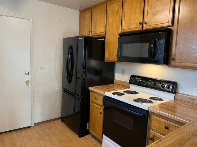 Photo - Single story condo located in Cedarbrook's Gated Community! Unit 3